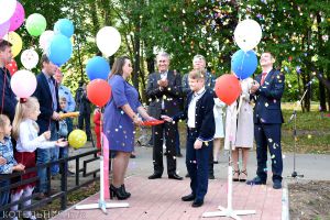 Около школы искусств состоялось открытие детской площадки