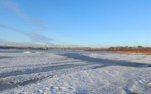 Март на реке