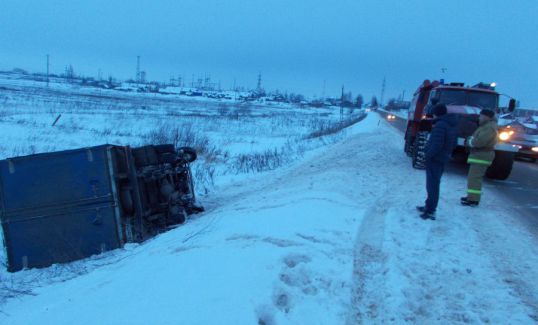 Три машины в кювете