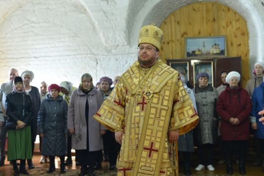 Первое архиерейское богослужение в селе Макарье