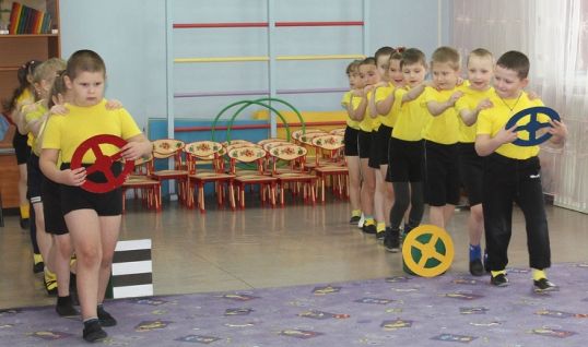 Прошла встреча сотрудников Госавтоинспекции с маленькими котельничанами