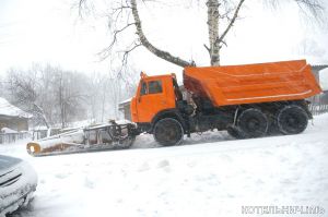 Боролись со снегом