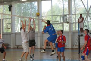 Сразятся в волейбол