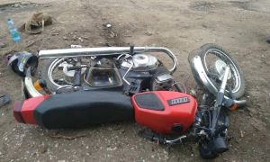 Бесправник на мотоцикле столкнулся с "Фордом"