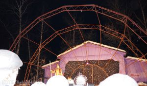 Украшение сцены к Новому году