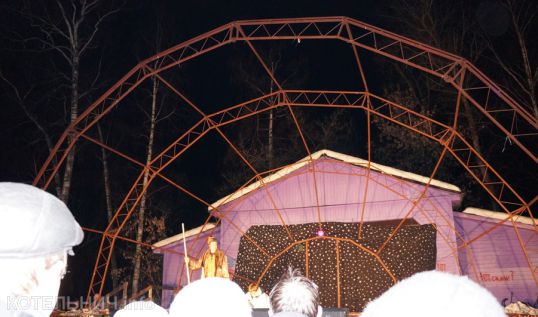 Украшение сцены к Новому году