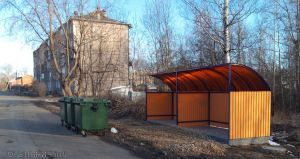 Зачем делали контейнерные площадки, если баки стоят на дороге? #Народные новости