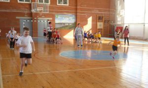 Соревновались в челночном беге