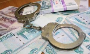 Подозревается в даче взятки