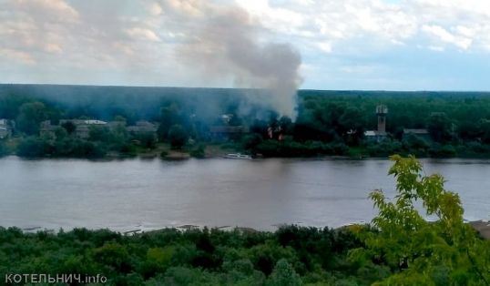 При пожаре в Затоне погиб мужчина. Проводится проверка