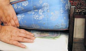 Не храните деньги под матрасом