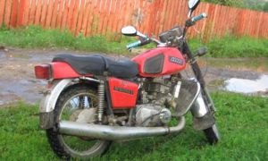 Пьяный мотоциклист напал на полицейского