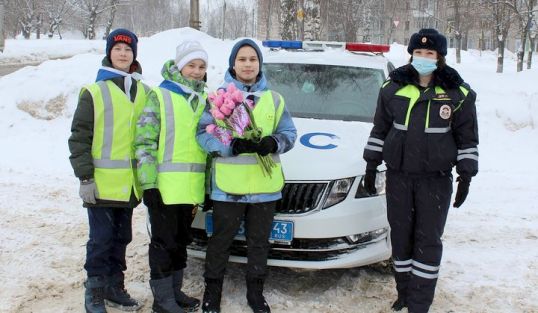 В Котельниче работал &laquo;Цветочный патруль&raquo;