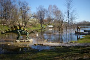 Большая вода пришла в Динопарк