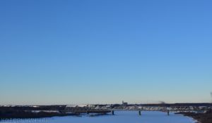 Под голубыми небесами