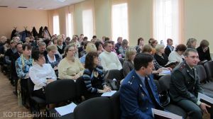 Межрайонный прокурор выступил перед директорами школ