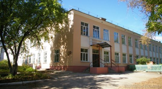 Третьей средней исполняется восемьдесят лет