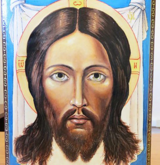 Осужденные не только садят цветы, но и пишут иконы