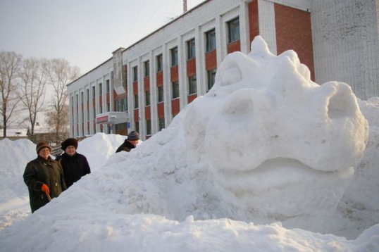 Верхняя площадь готовится к Новому году