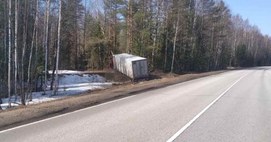 В Котельничском районе погиб водитель фуры