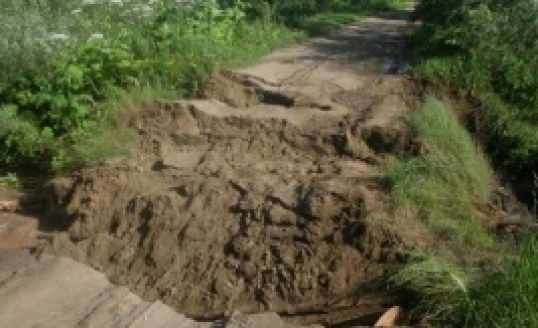 На дамбе в Шалеевщине ведутся восстановительные работы