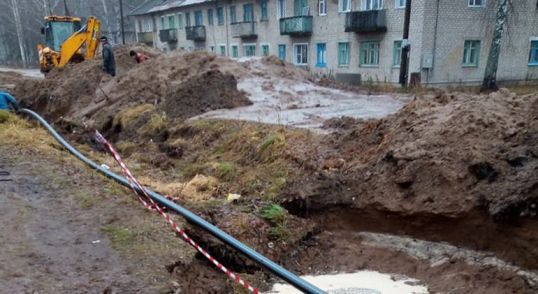 Жители поселка Светлый Котельничского района почти месяц живут без воды