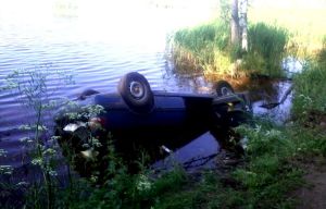 Водитель погиб в пруду