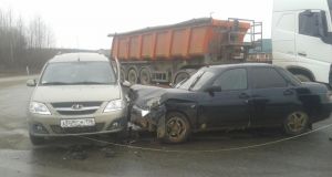 Столкнулись две "Лады"