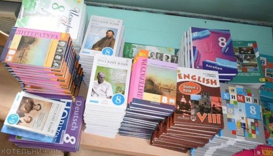 Из-за коронавируса всех школьников отправляют на каникулы