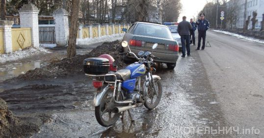 На дорогах появились скутеристы. Водители, будьте осторожны.