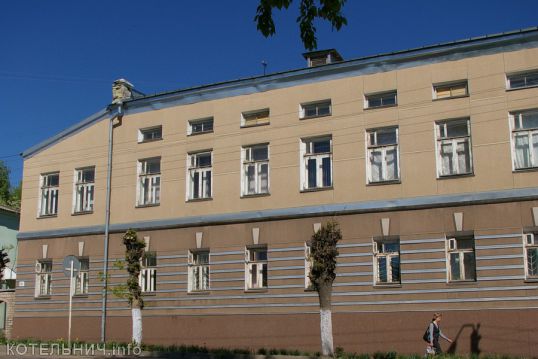 Ищут начальников и замов