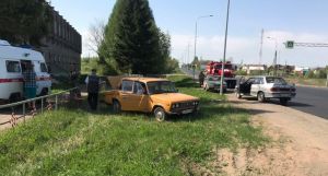 На Даровской "Жигули" столкнулись с "пятнадцатой"