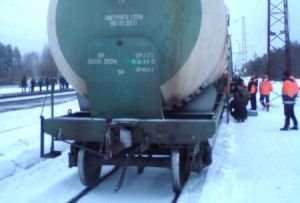 Около Марадыковского вагон сошел с рельсов